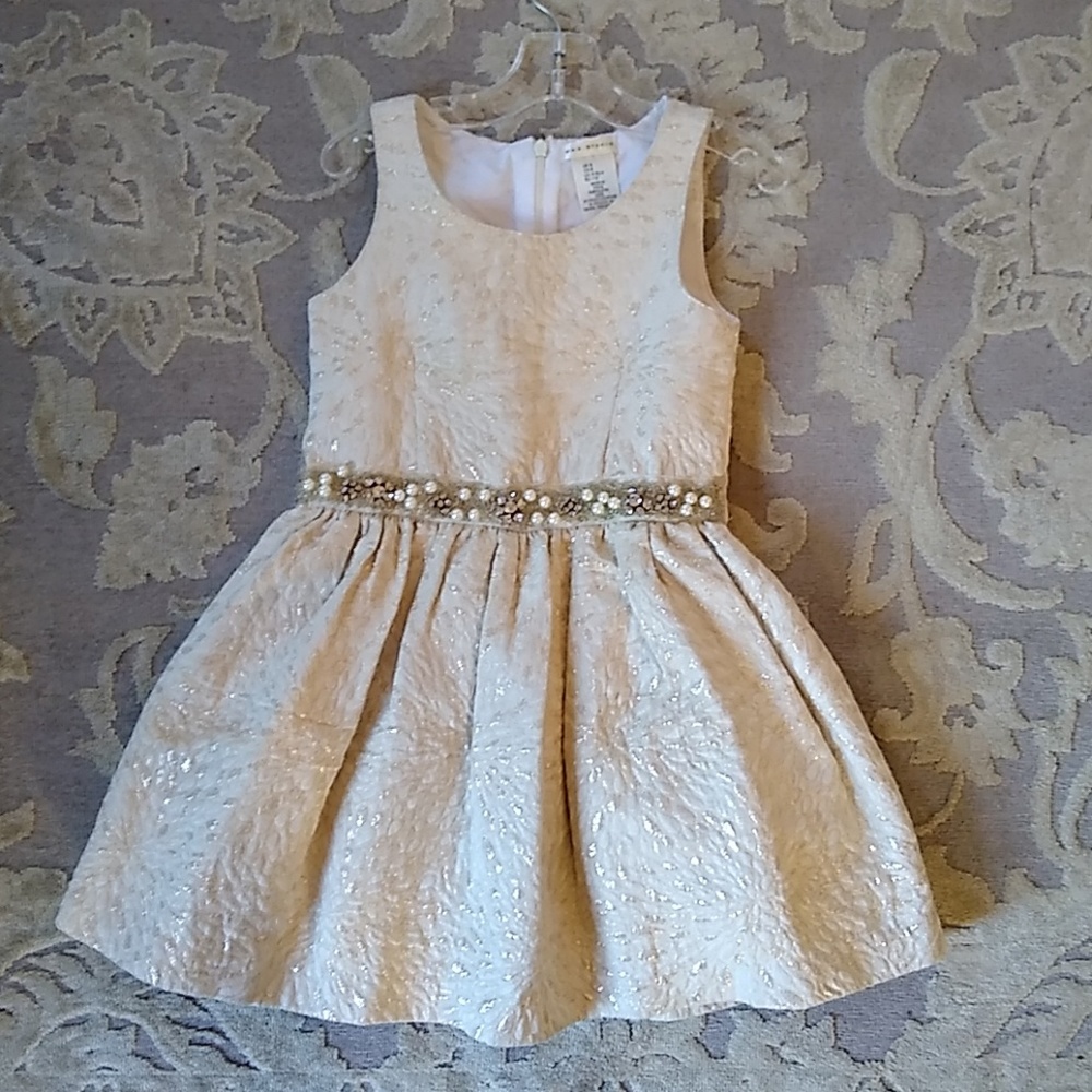 Max Studio girls size 5 fancy dress, gold